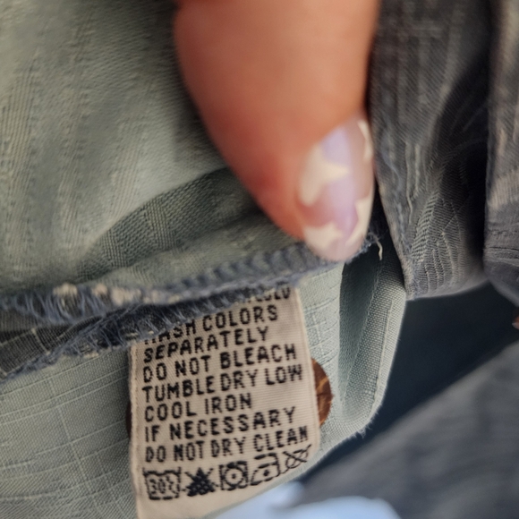 Tommy Bahama Men's Hawaiian Shirt Size M - Picture 4 of 4